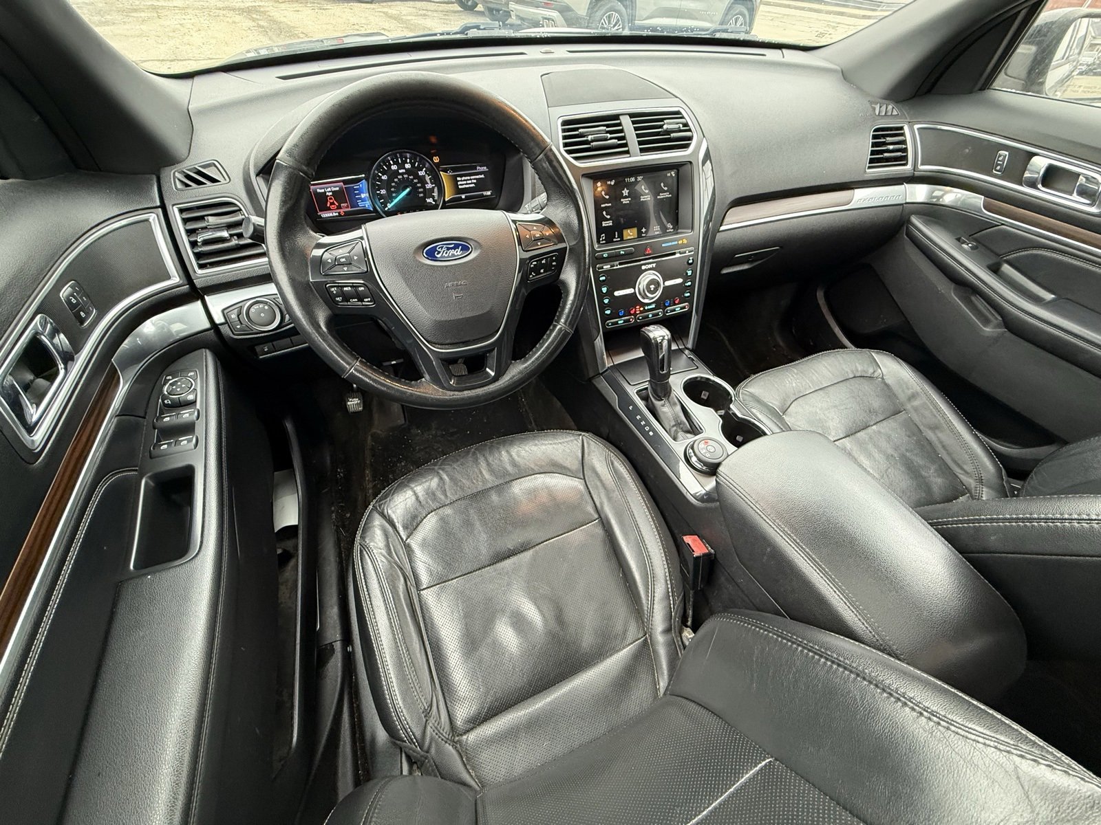 Used 2017 Ford Explorer Limited image 15