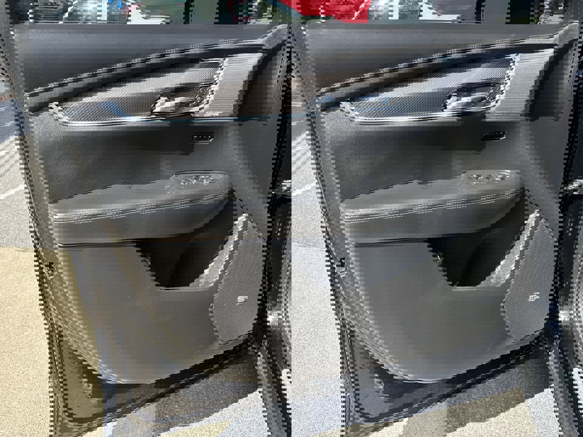 Used 2021 Cadillac XT6 Sport w/ LPO, ONYX Package image 22