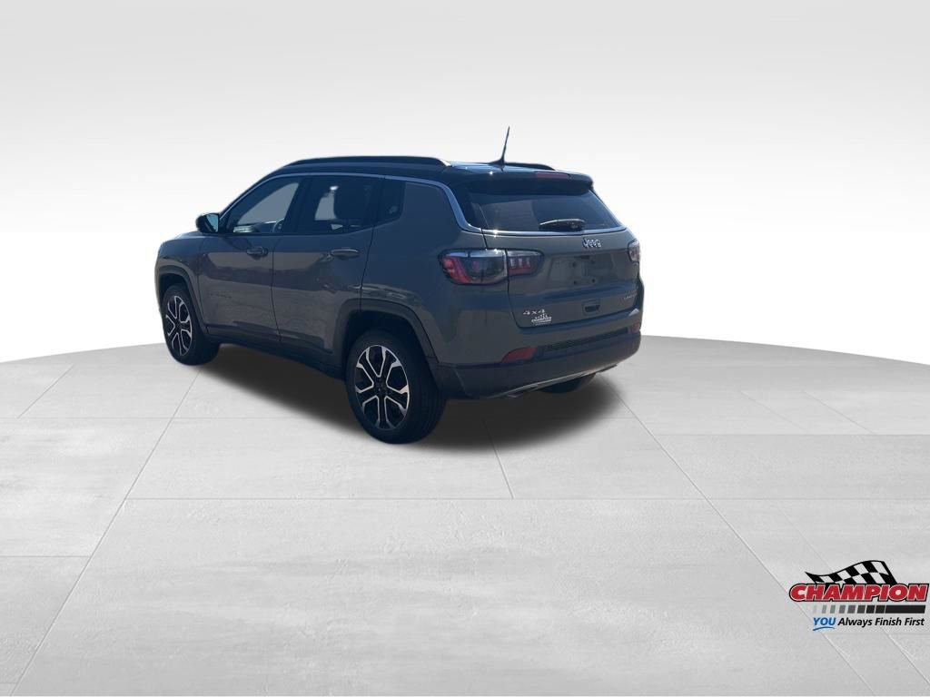 Used 2023 Jeep Compass Limited image 3