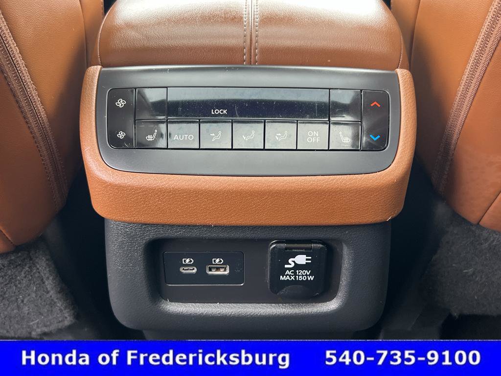 Used 2024 Nissan Pathfinder Platinum w/ Cargo Package AWD/4WD image 30