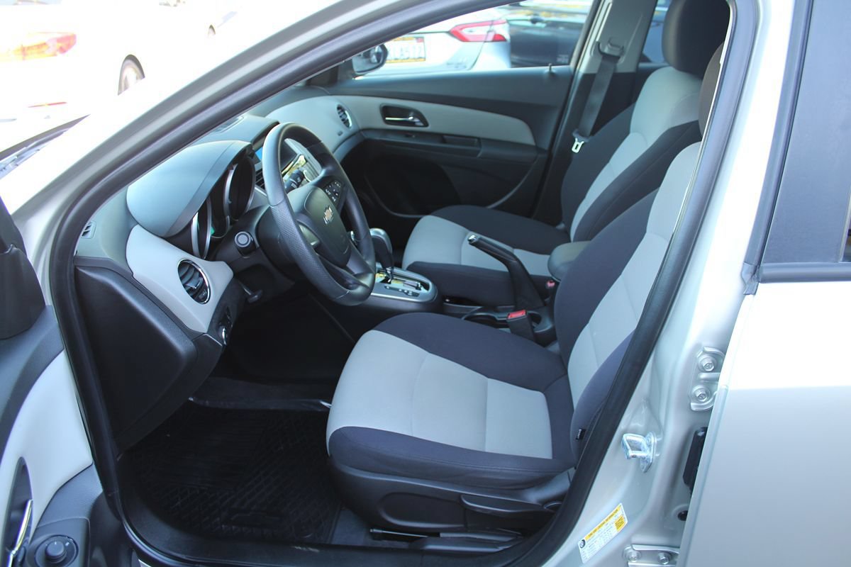 Used 2014 Chevrolet Cruze LS FWD image 16