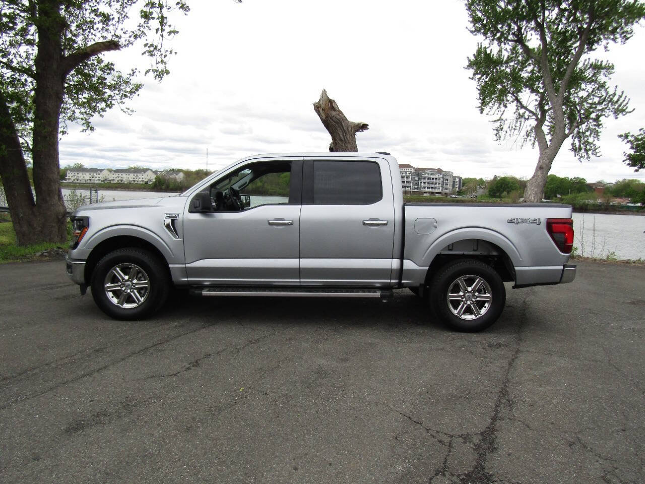 Used 2025 Ford F150 XLT w/ Equipment Group 301A Standard AWD/4WD image 4