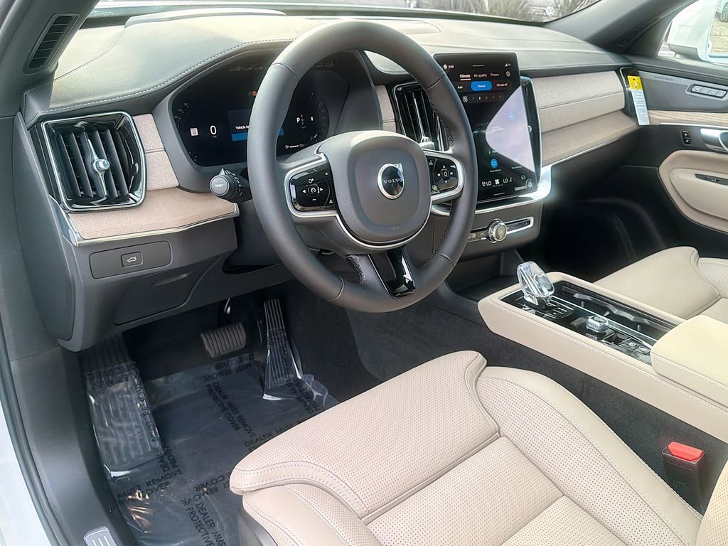New 2026 Volvo XC90 B6 Ultra w/ Protection Package image 9