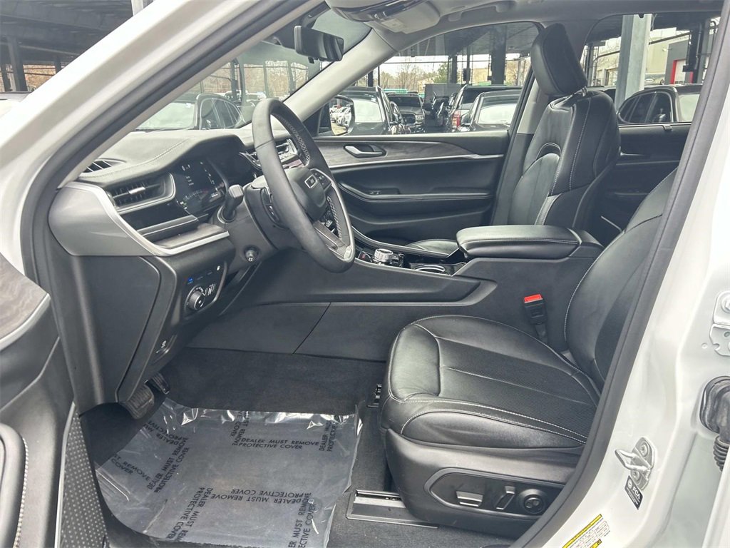 Used 2023 Jeep Grand Cherokee 4WD 4xe w/ Luxury Tech Group II image 10