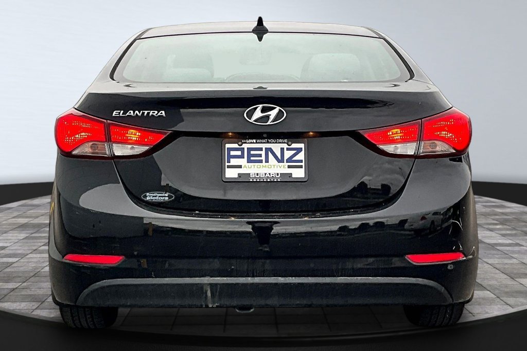 Used 2015 Hyundai Elantra SE w/ Option Group 02 FWD image 5