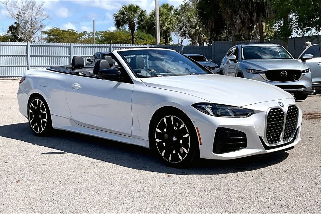 Used 2025 BMW 430i Convertible image 2