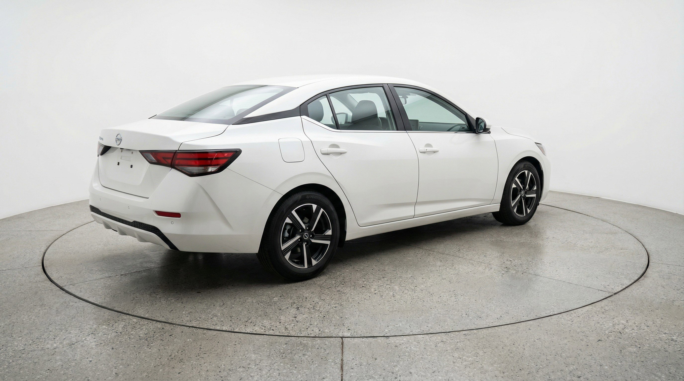 Used 2025 Nissan Sentra SV image 9