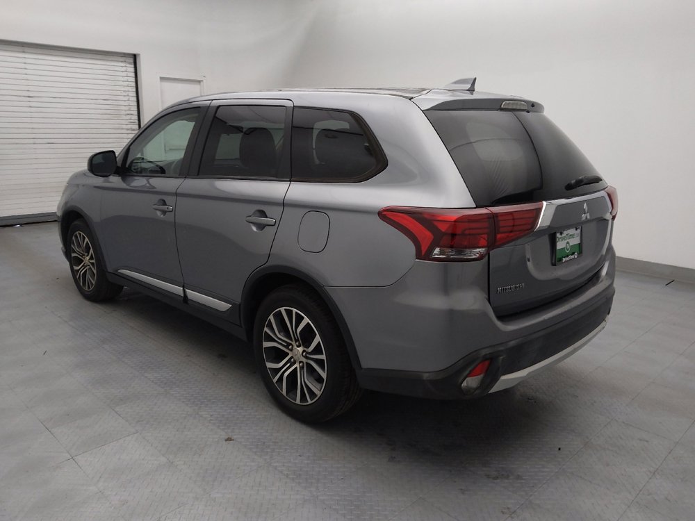 Used 2018 Mitsubishi Outlander SE image 5