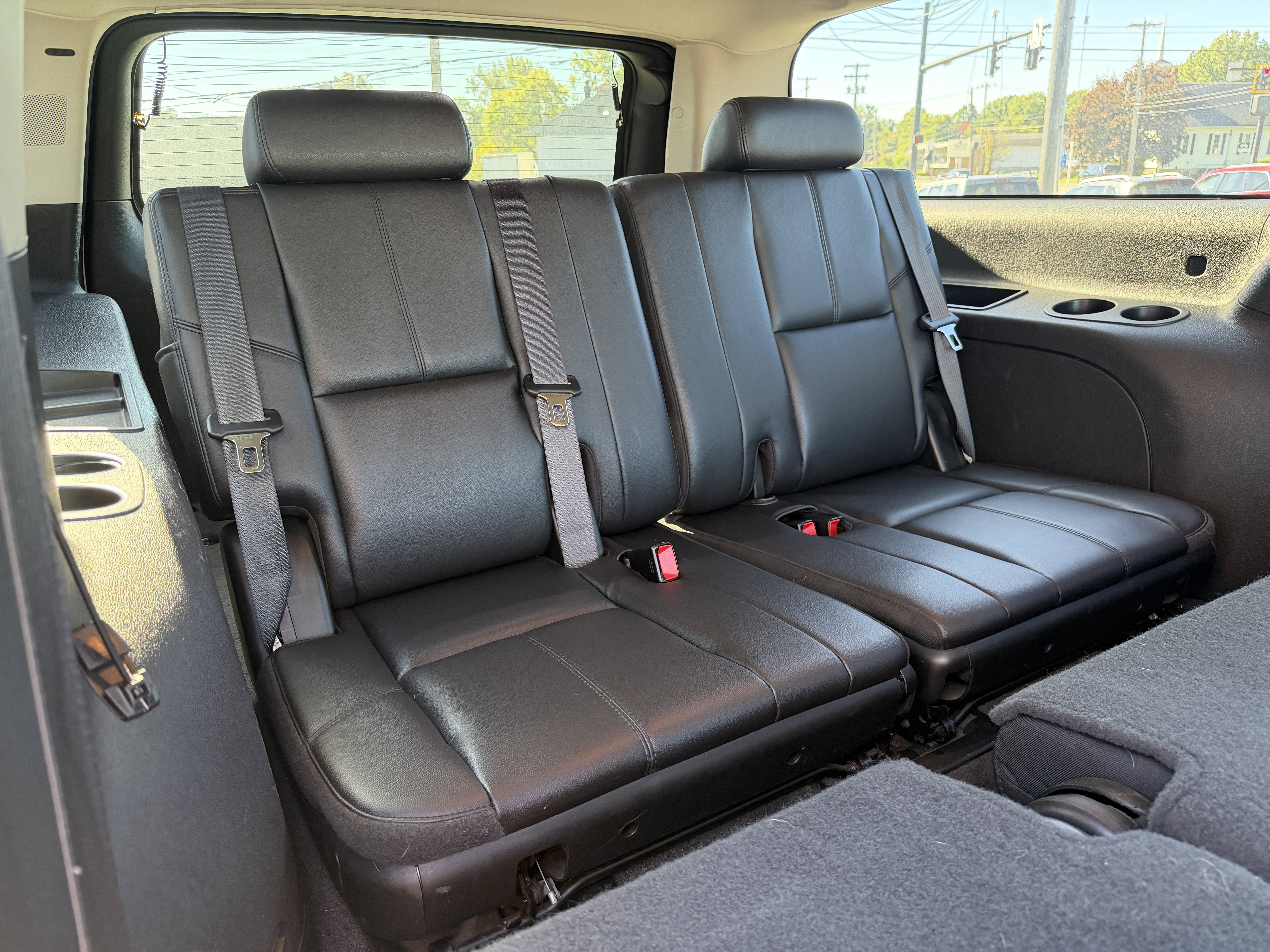 Used 2009 Chevrolet Suburban LT w/ Luxury Package AWD/4WD image 18
