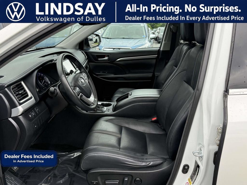 Used 2017 Toyota Highlander SE AWD/4WD image 12