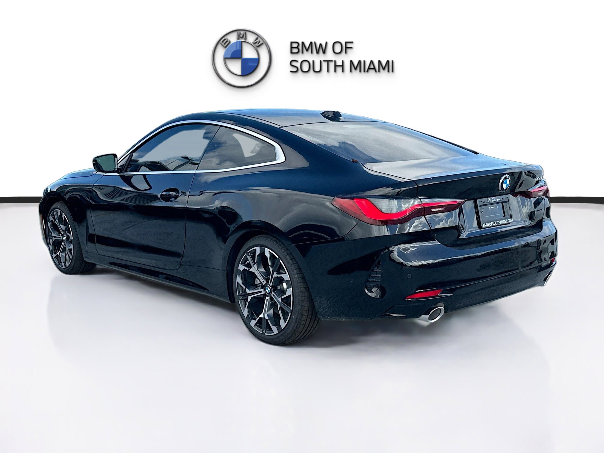 New 2026 BMW 430i Coupe w/ Parking Assistance Package RWD image 4