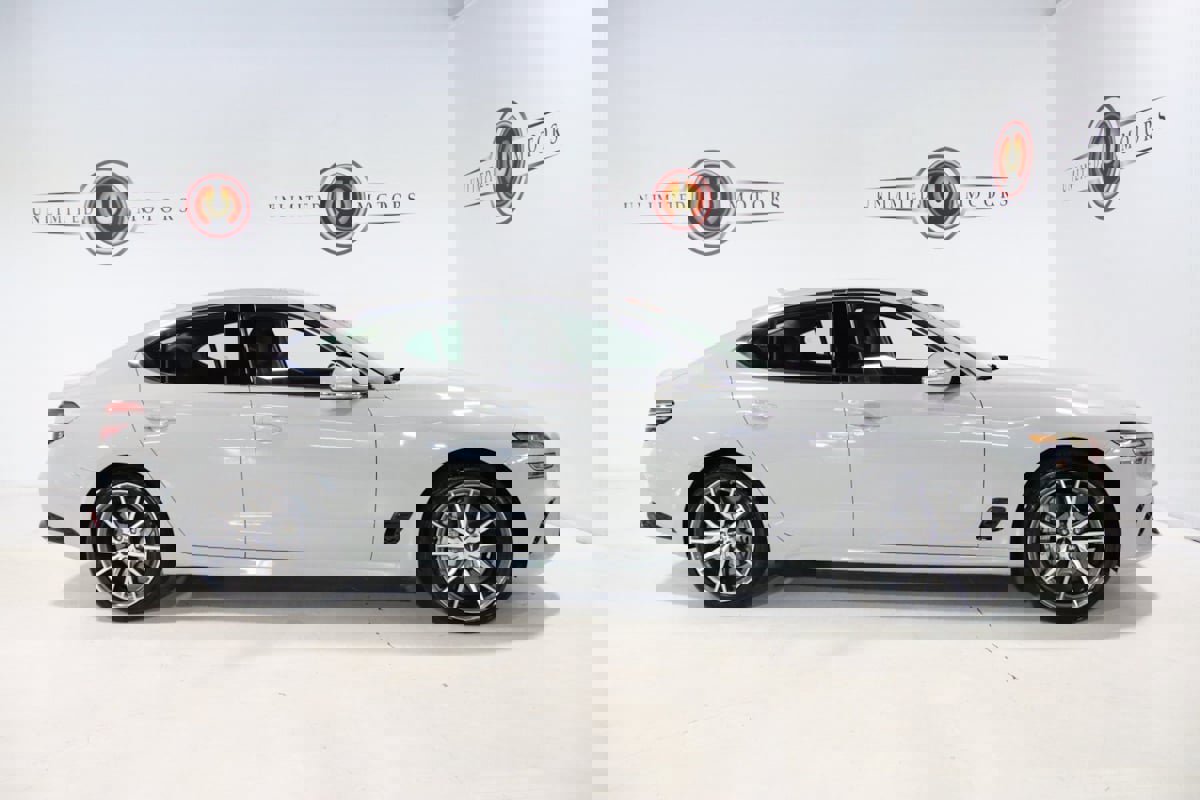 Used 2025 Genesis G70 2.5T image 30