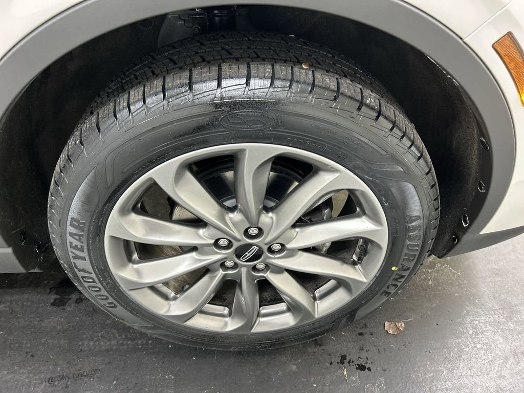 Used 2022 Lincoln Corsair Standard w/ Premium Package image 8