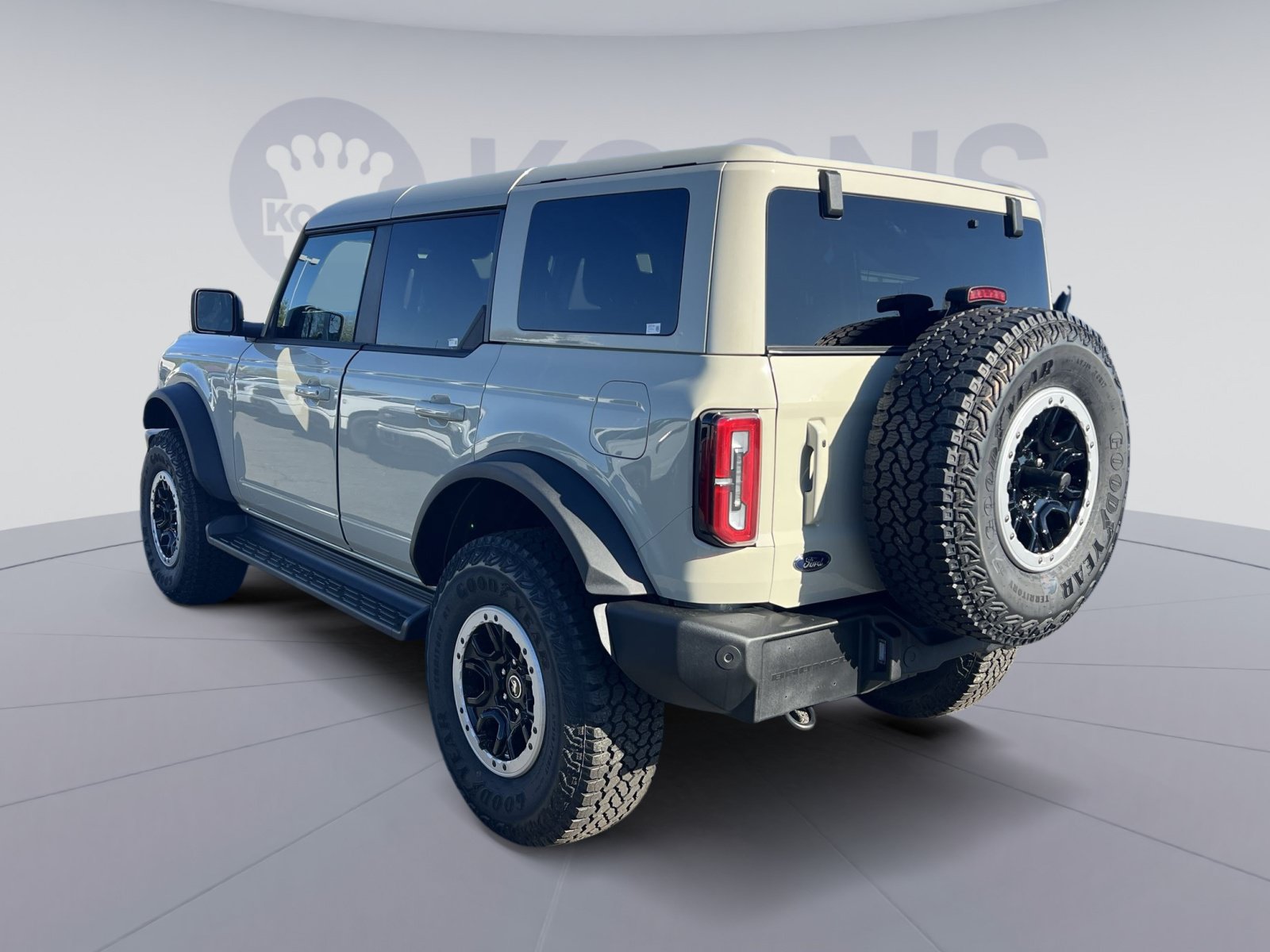 New 2025 Ford Bronco Outer Banks w/ Sasquatch Package AWD/4WD image 4