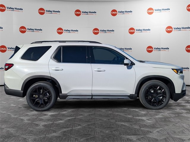 New 2025 Honda Pilot Touring image 4