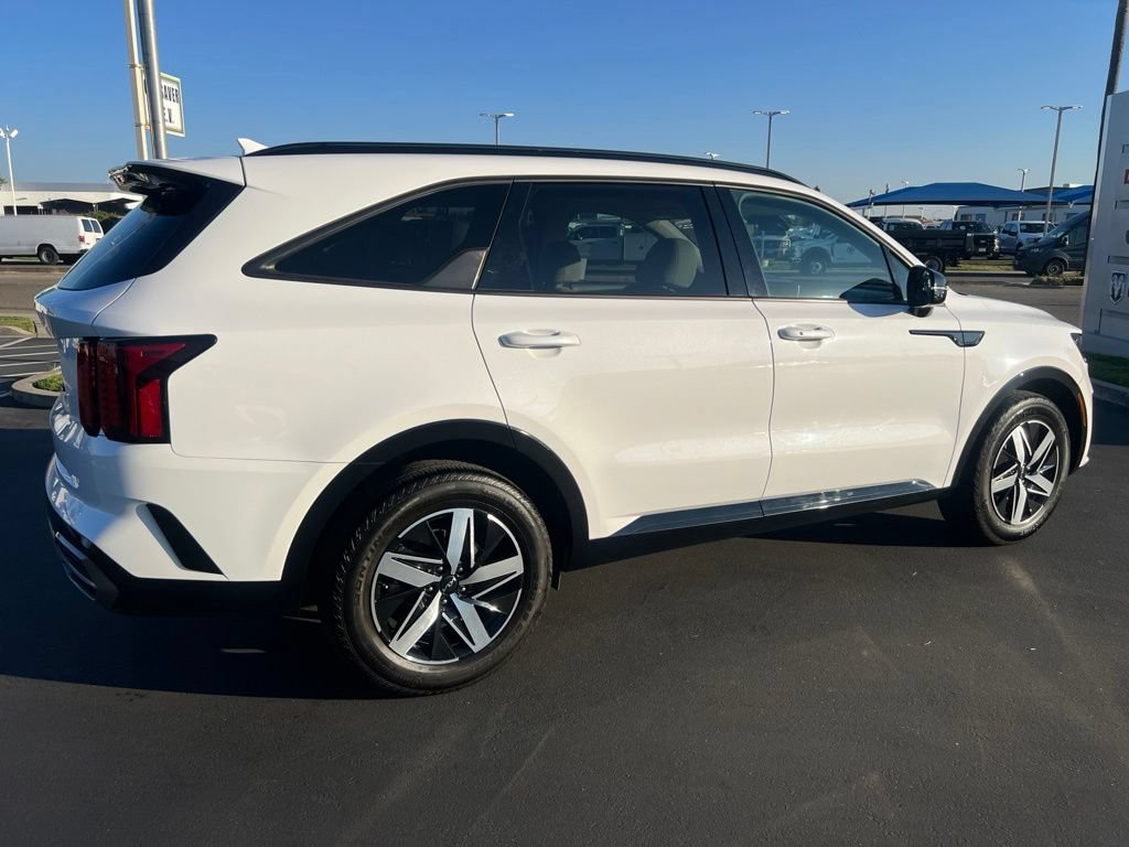 Used 2023 Kia Sorento EX w/ Panoramic Sunroof Package FWD image 10