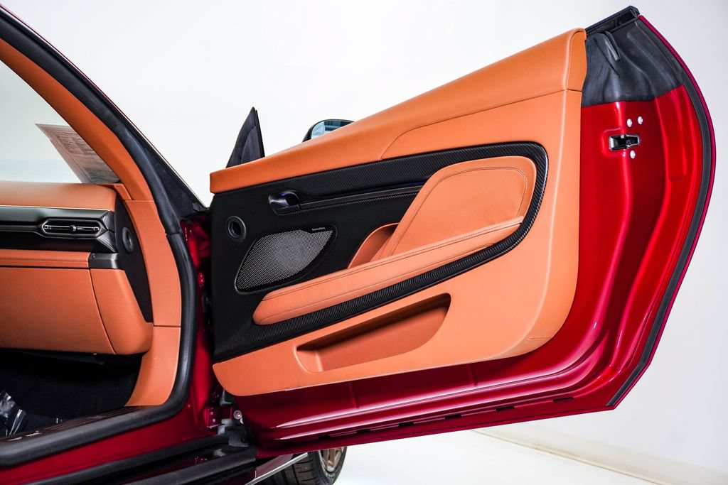 Used 2025 Aston Martin Vanquish RWD image 20