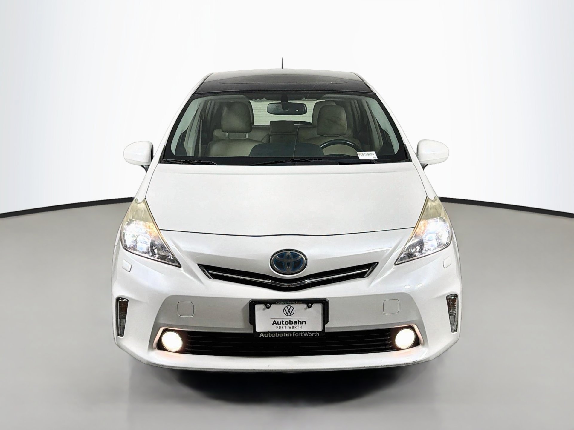 Used 2014 Toyota Prius V Five FWD image 2
