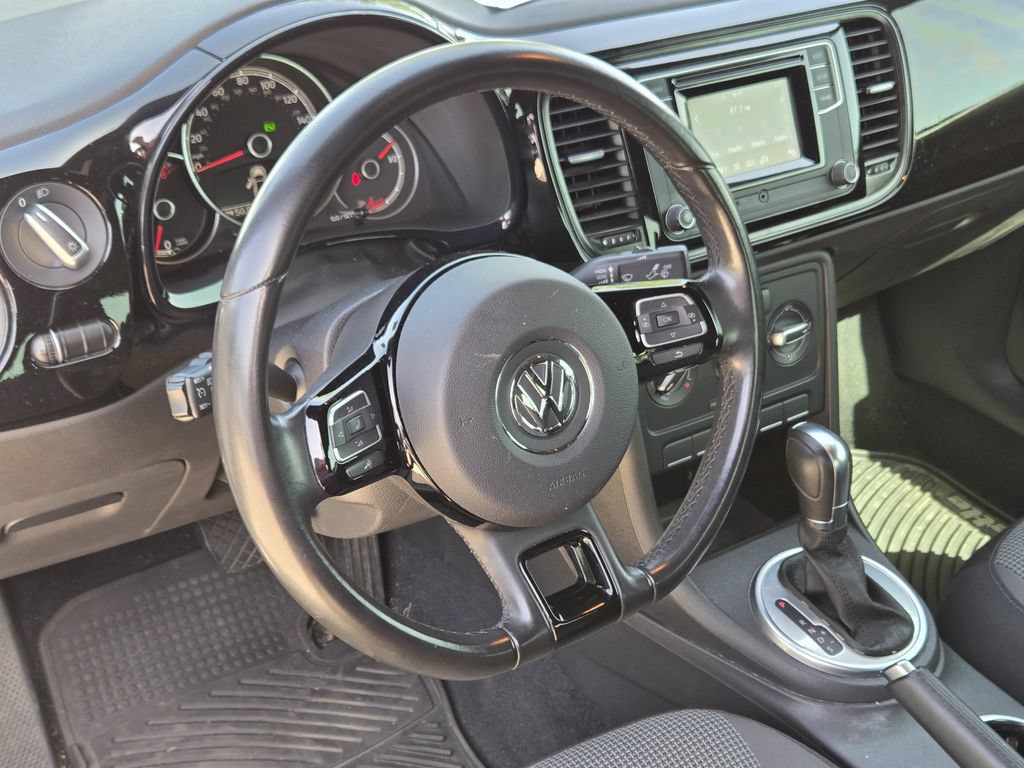 Used 2018 Volkswagen Beetle 2.0T Coast FWD image 10
