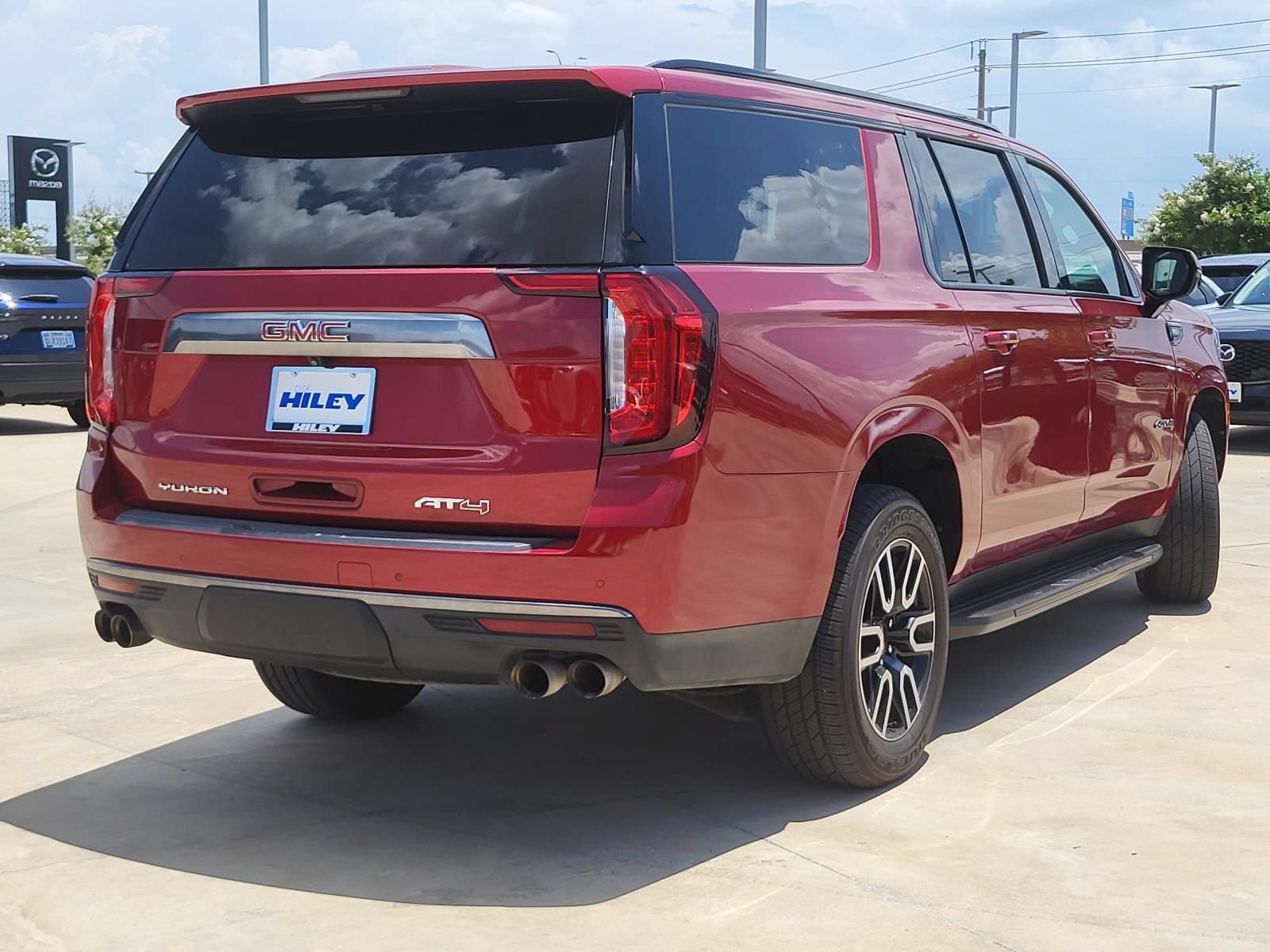 Used 2022 GMC Yukon XL AT4 AWD/4WD image 4