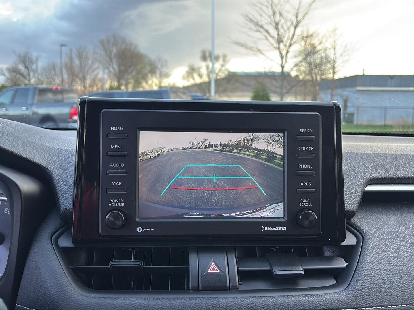 Used 2020 Toyota RAV4 XLE AWD/4WD image 31