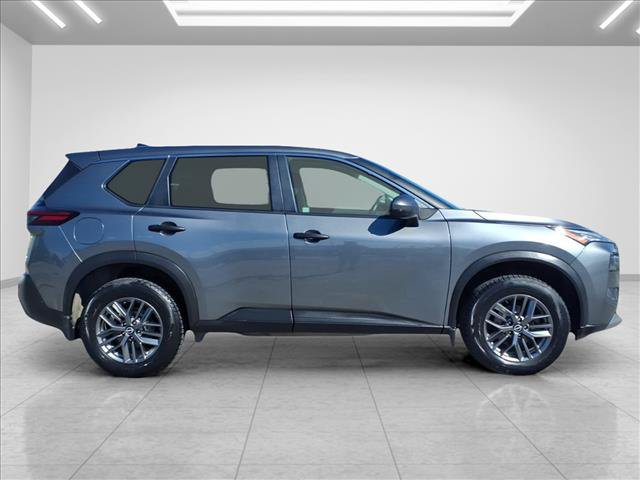 Used 2022 Nissan Rogue S AWD/4WD image 12