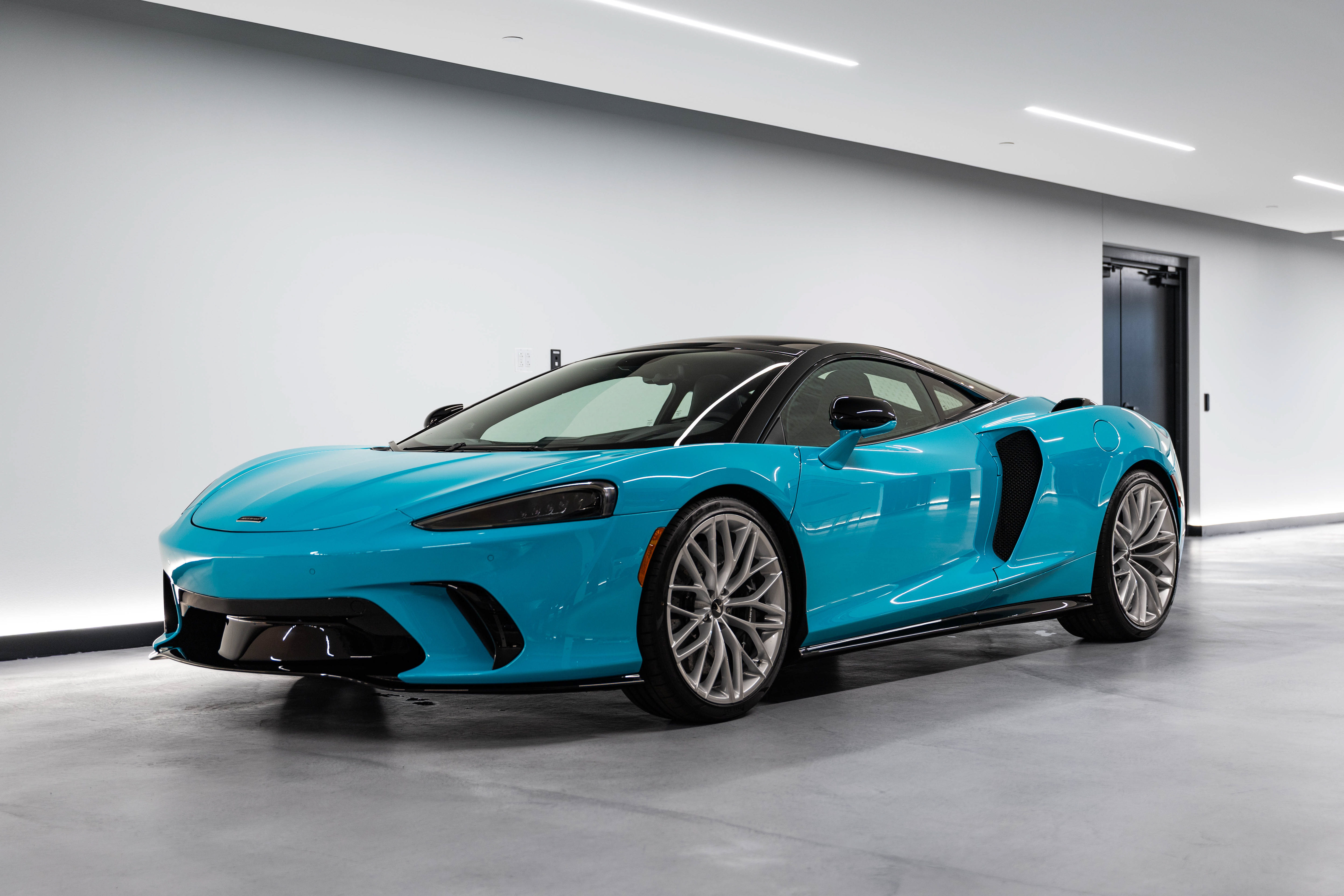 New 2027 McLaren GTS RWD image 19