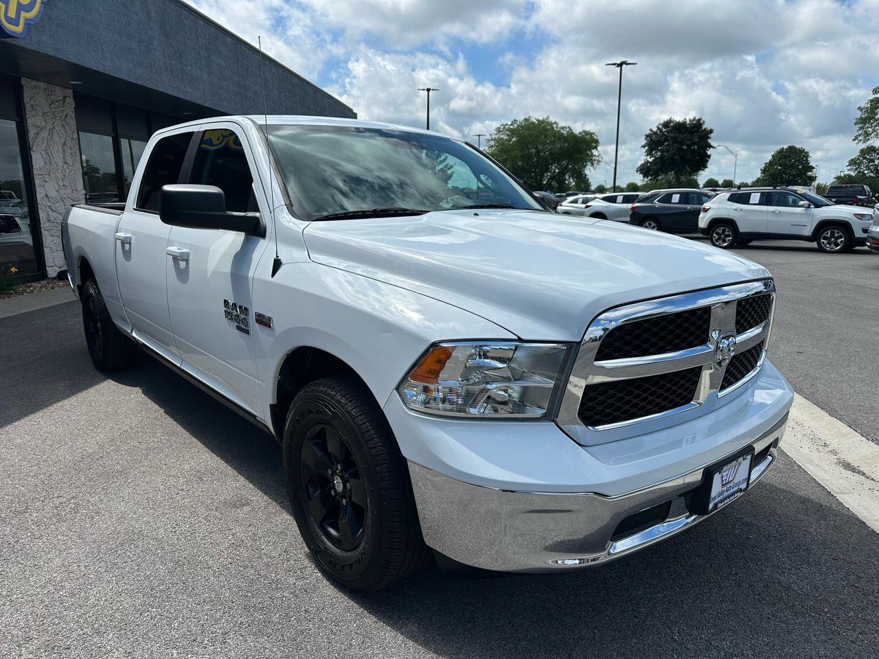 Used 2019 RAM 1500 Classic SLT RWD image 9