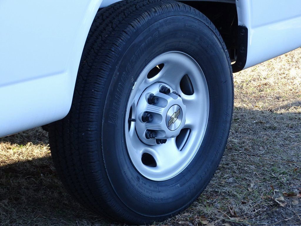 New 2025 Chevrolet Express 2500 Work Van w/ Driver Convenience Package image 29