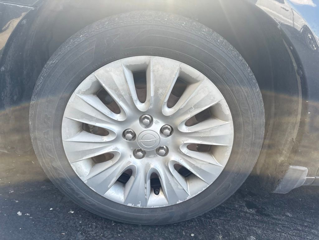 Used 2012 Chrysler 200 LX FWD image 8