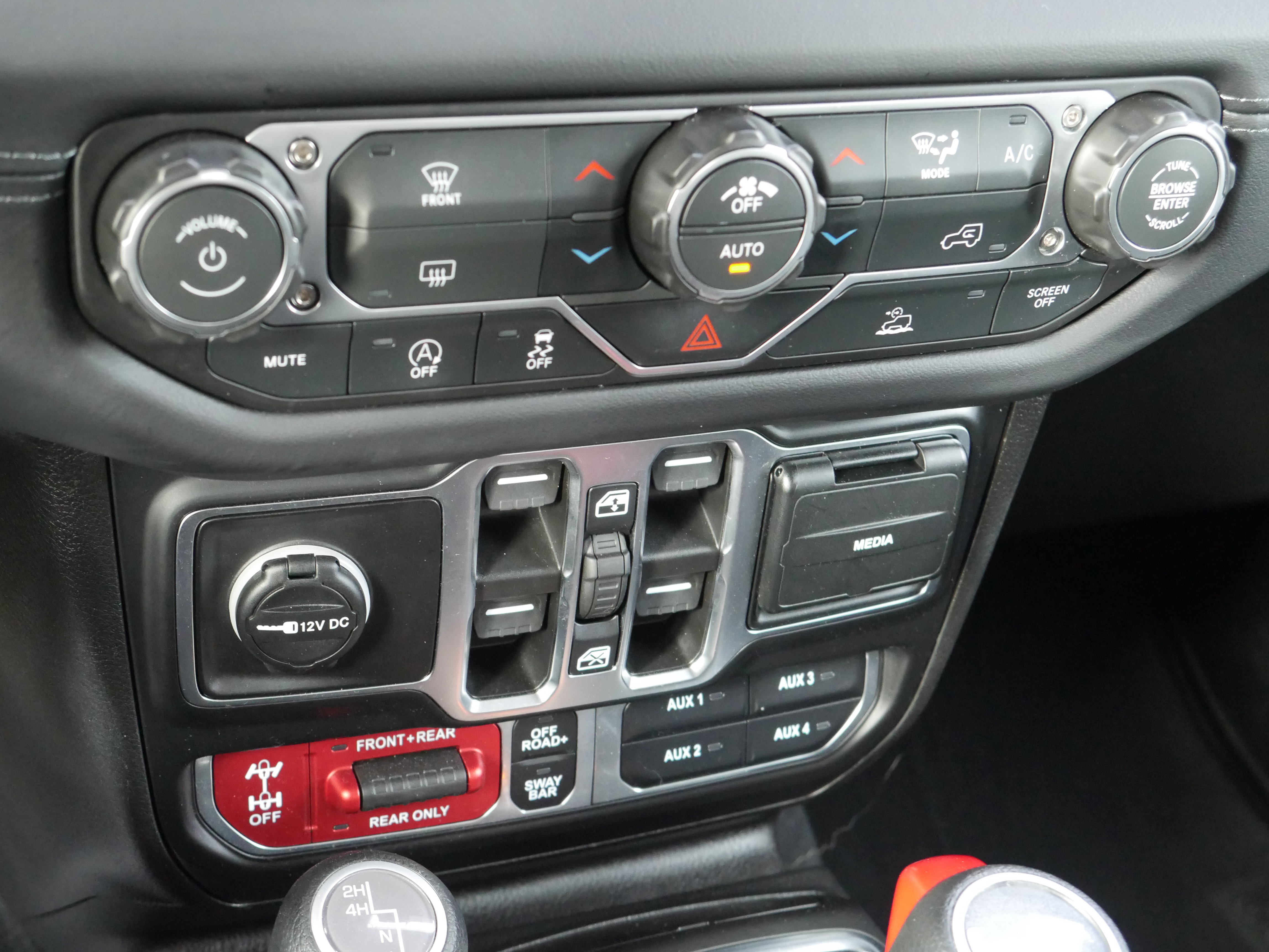 Used 2026 Jeep Gladiator Rubicon AWD/4WD image 16