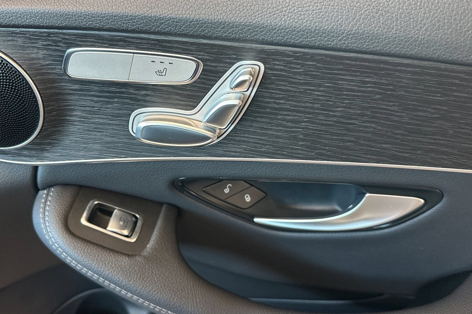 Certified 2021 Mercedes-Benz C 300 Sedan w/ Parking Assistance Package image 22