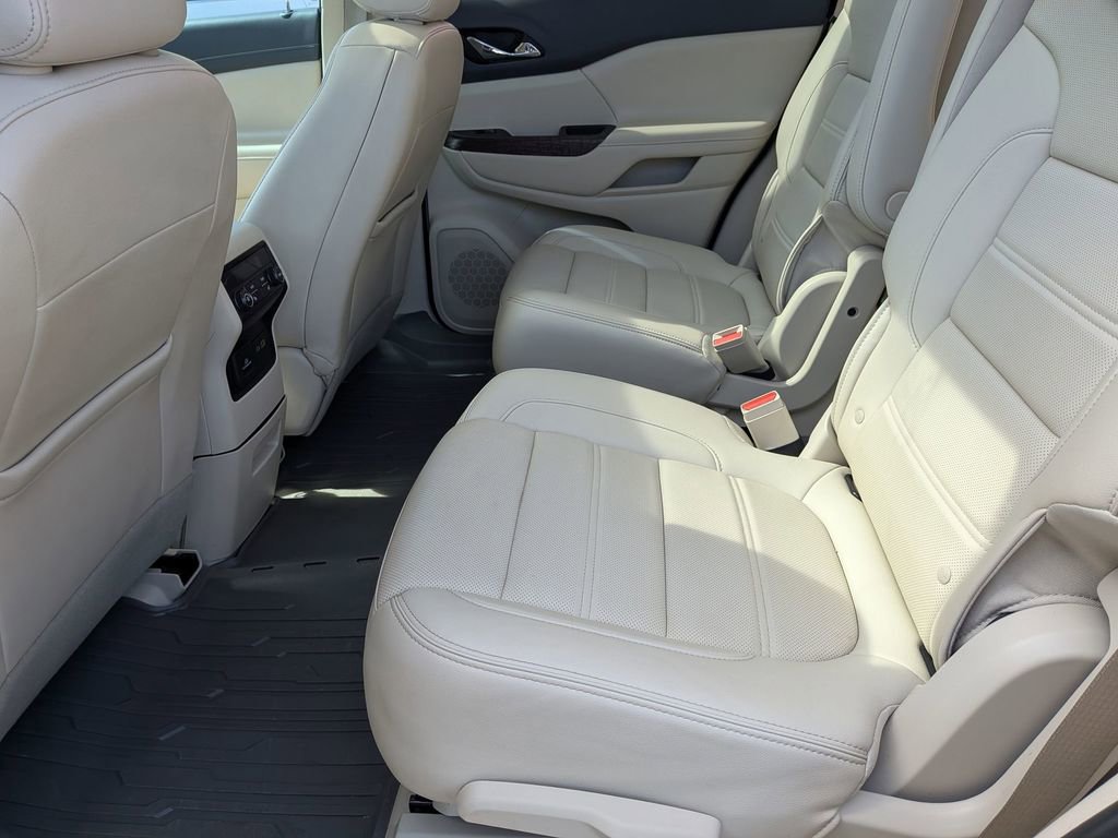 Certified 2023 GMC Acadia Denali w/ Denali Ultimate Package FWD image 24