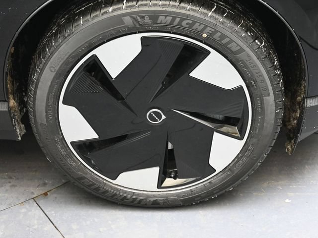 New 2026 Volvo EX30 Plus w/ Protection Package Premier AWD/4WD image 9