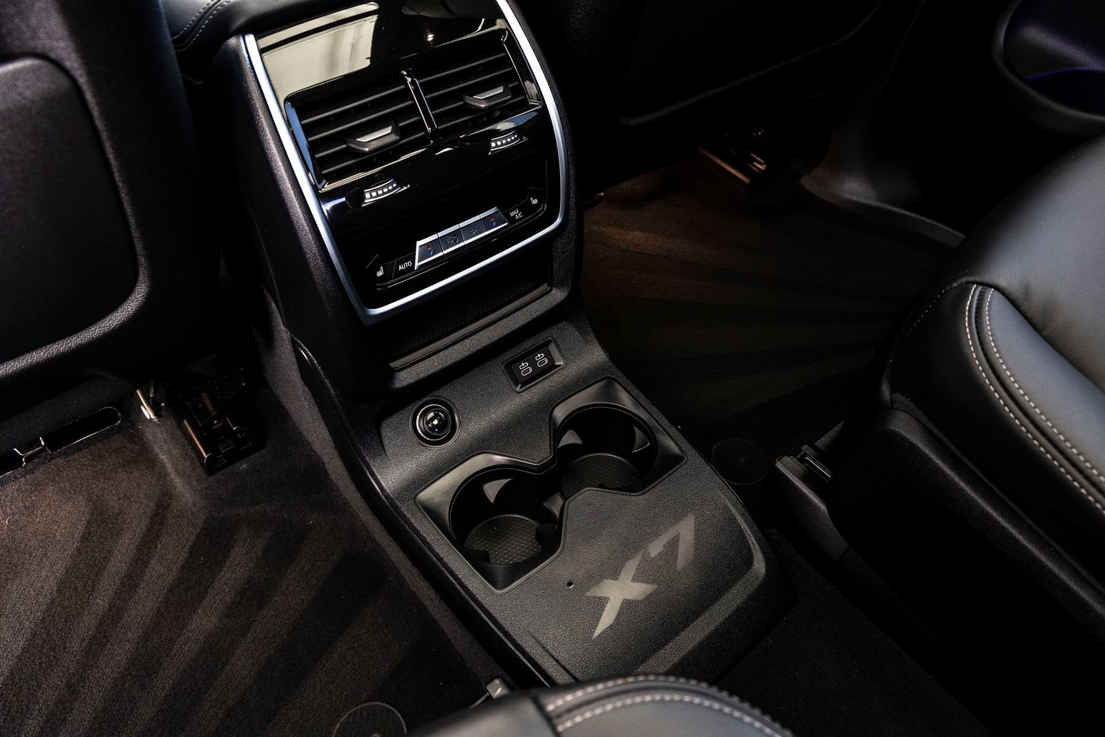 Used 2023 BMW ALPINA XB7 AWD/4WD image 29