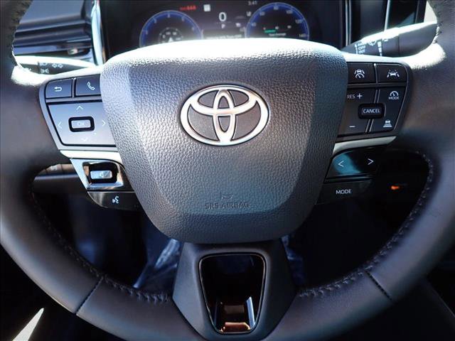 Used 2025 Toyota Camry XSE FWD image 15