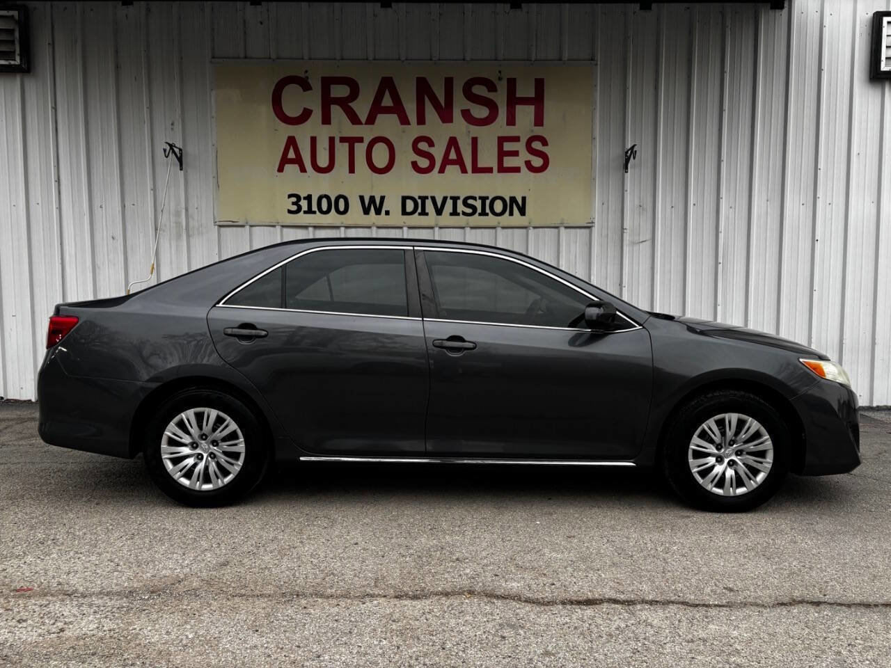 Used 2012 Toyota Camry LE image 2