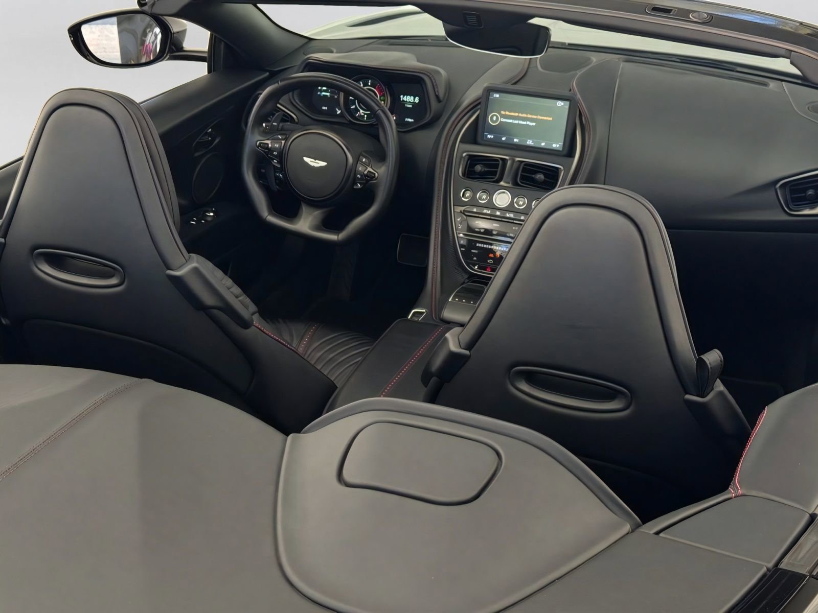 Used 2023 Aston Martin DB11 Volante RWD image 54