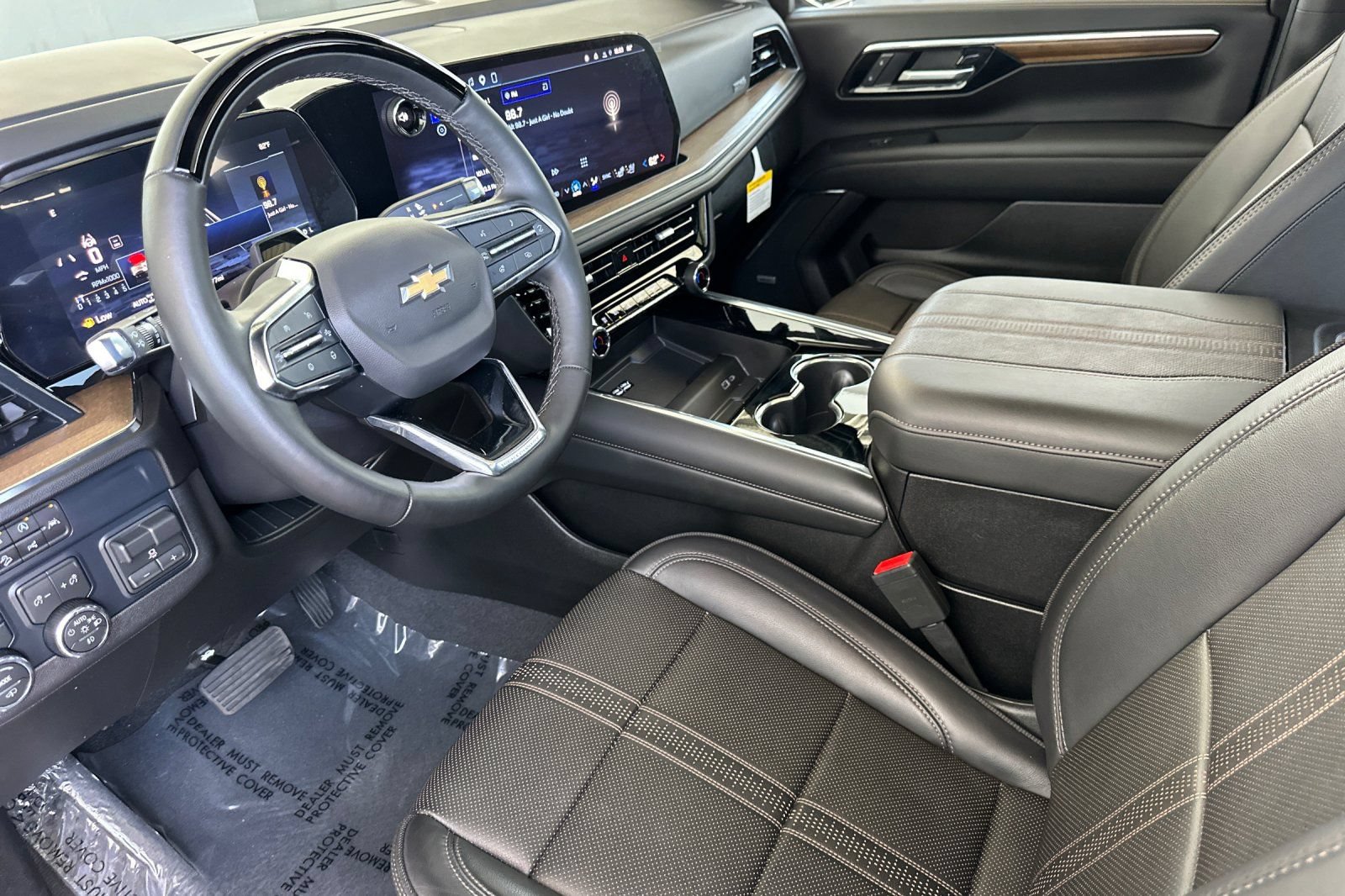 Used 2026 Chevrolet Tahoe High Country AWD/4WD image 10