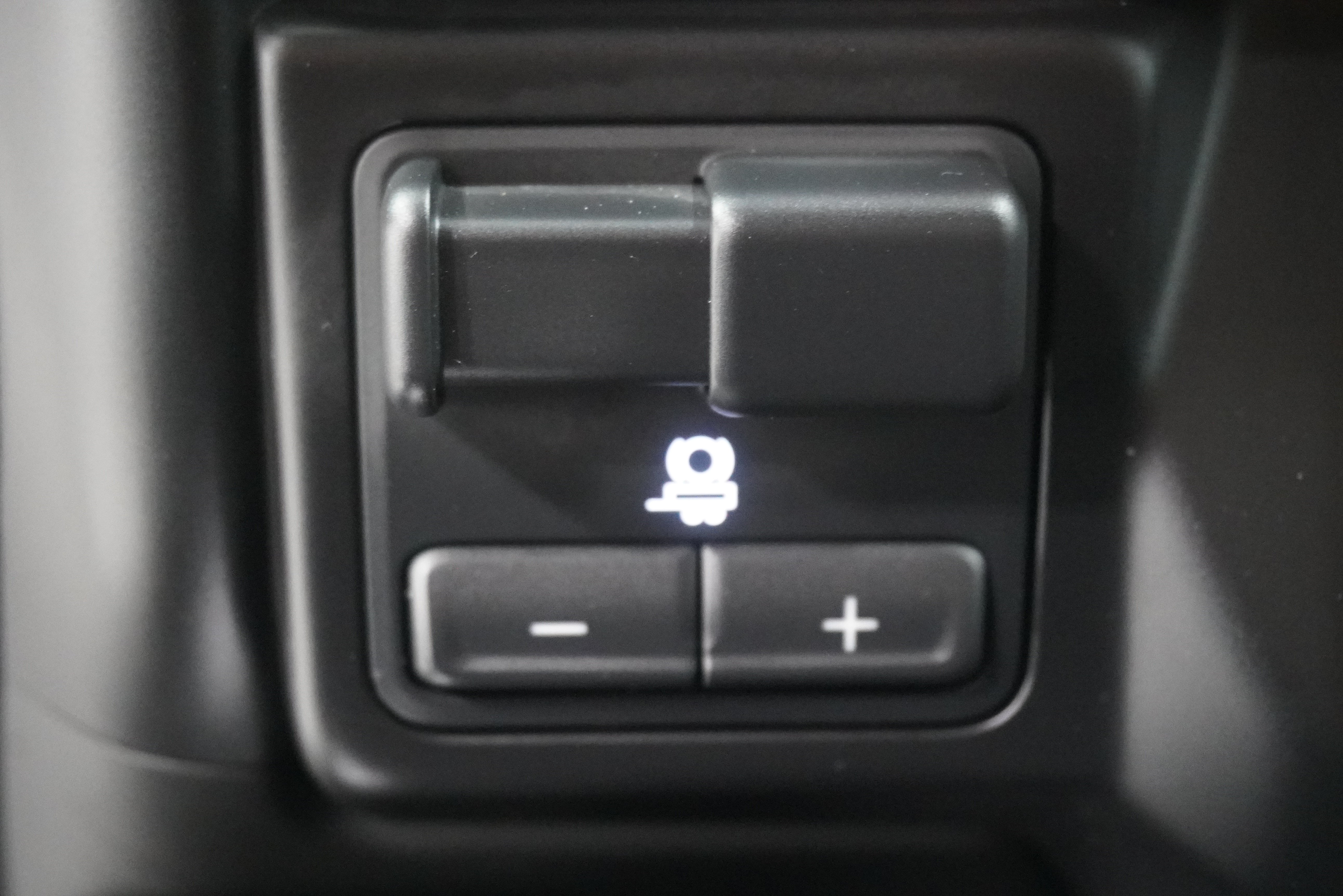 Used 2022 GMC Sierra 3500 Denali w/ Denali Black Diamond Edition AWD/4WD image 29