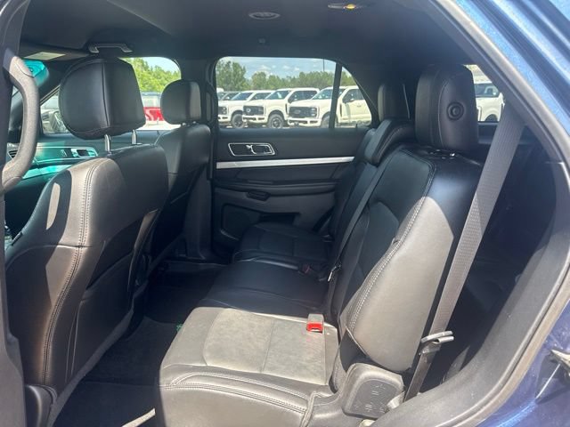 Used 2017 Ford Explorer XLT w/ Equipment Group 202A FWD image 21