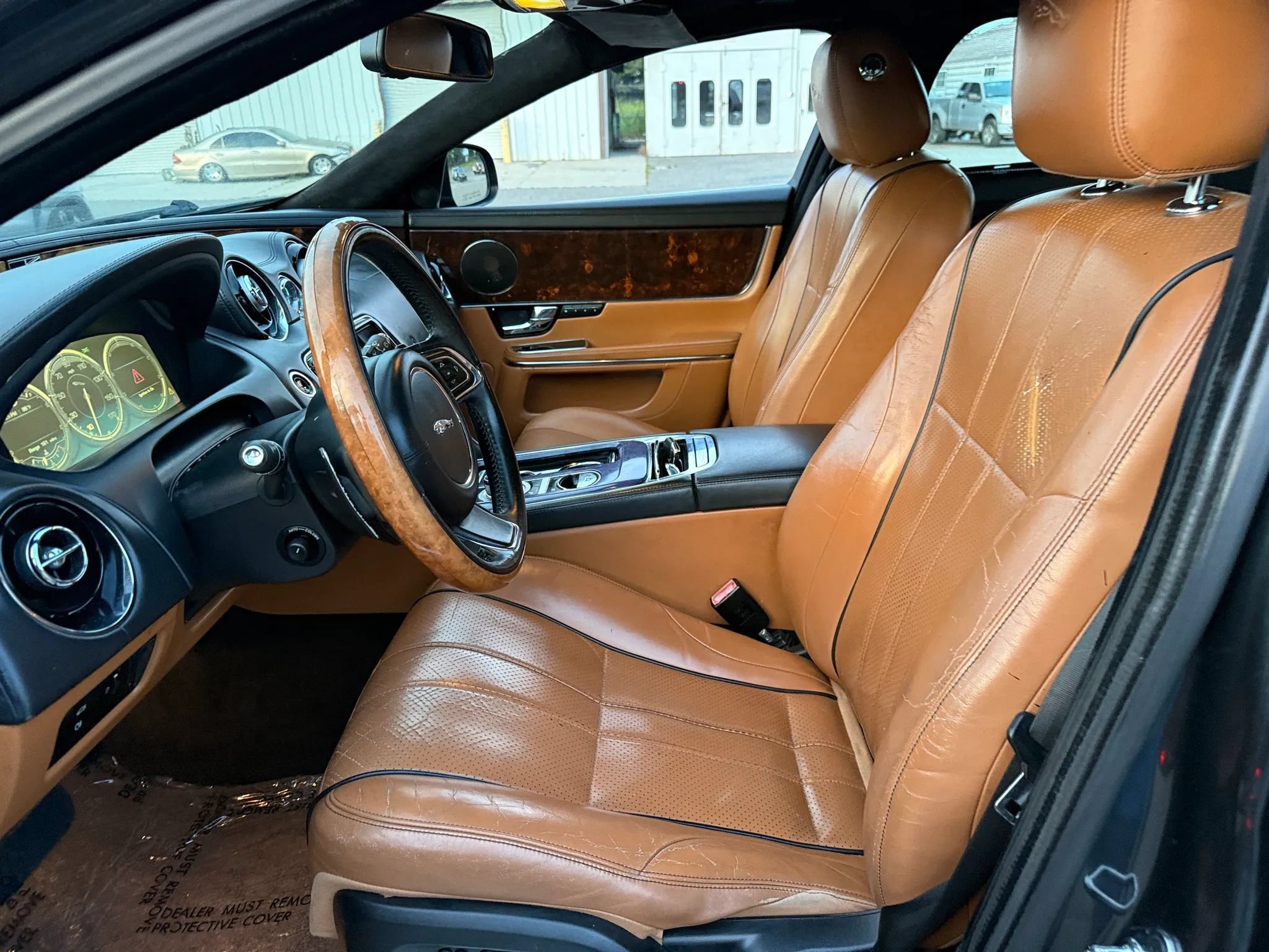 Used 2012 Jaguar XJ L RWD image 2