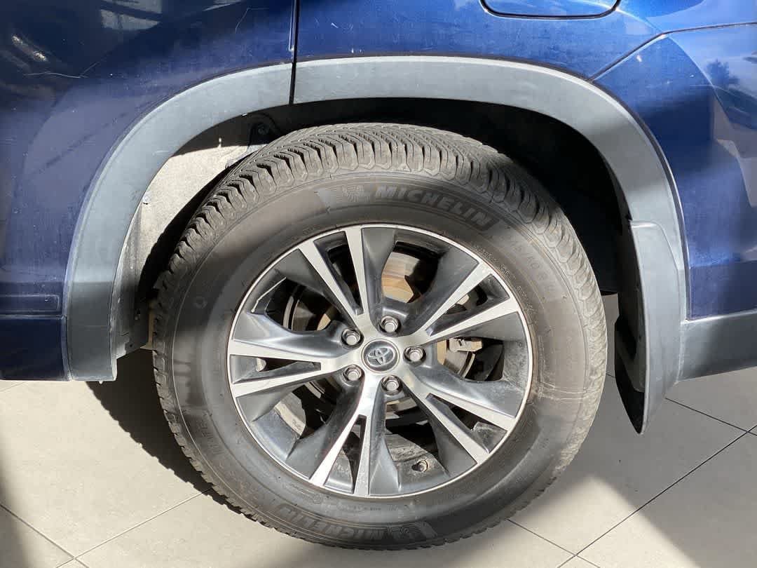 Used 2016 Toyota Highlander XLE w/ Protection Package #3 AWD/4WD image 13
