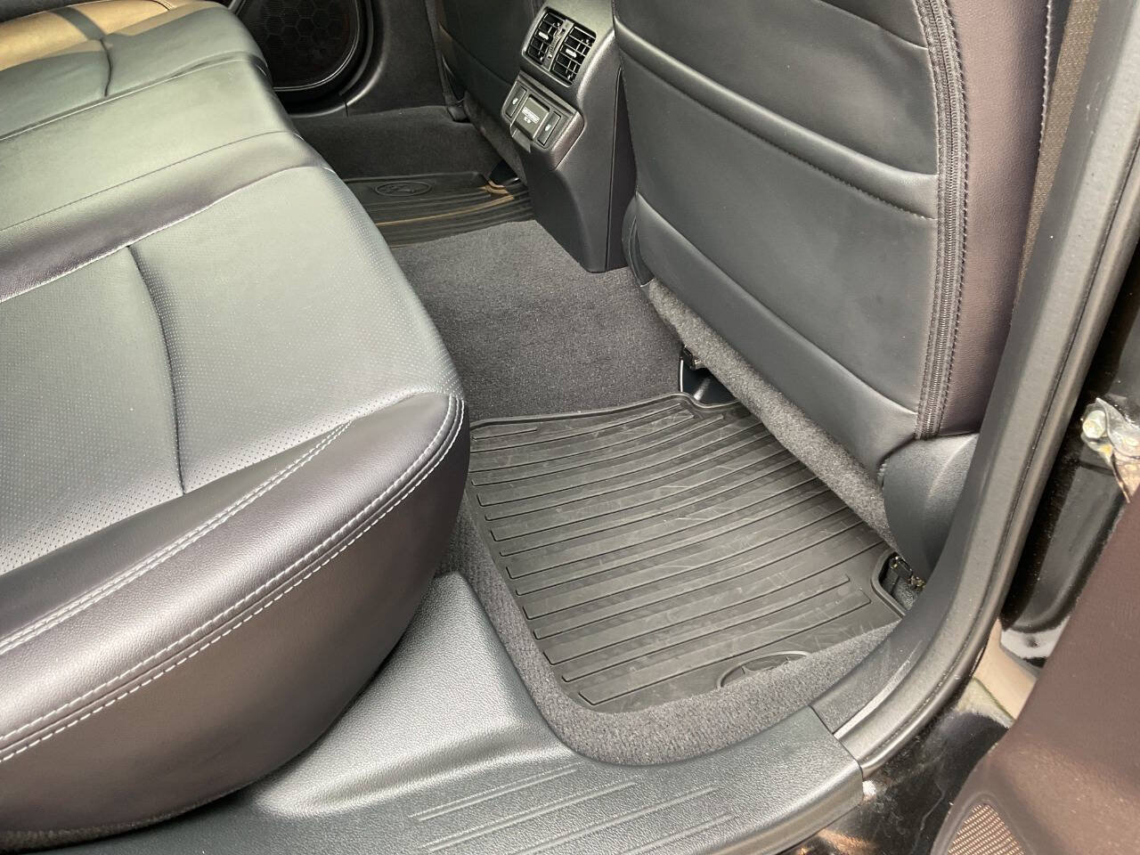 Used 2018 Subaru Outback 3.6R Limited AWD/4WD image 41