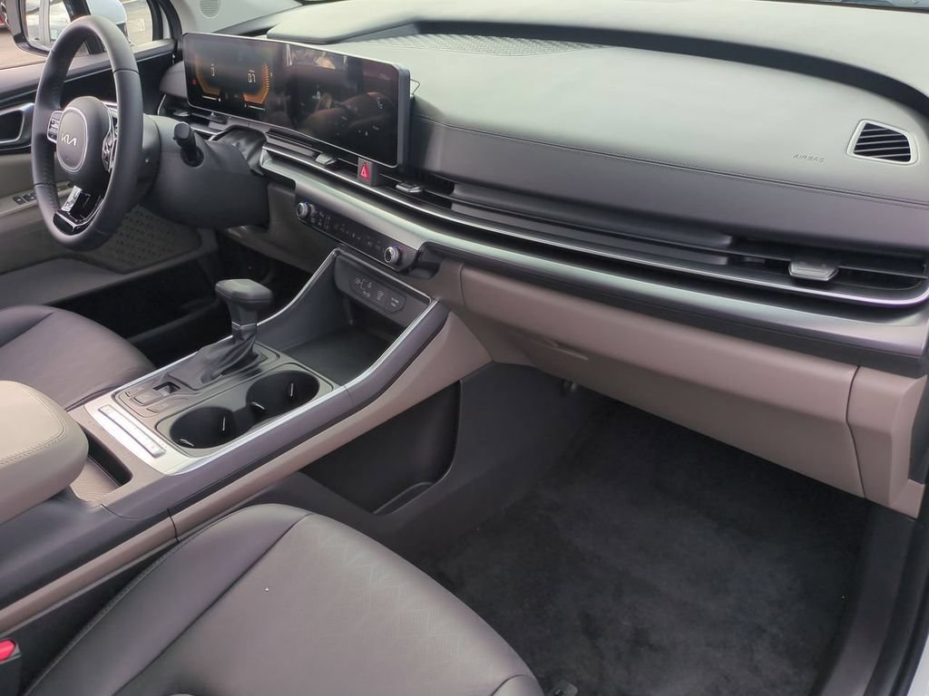 New 2026 Kia Carnival FWD image 28