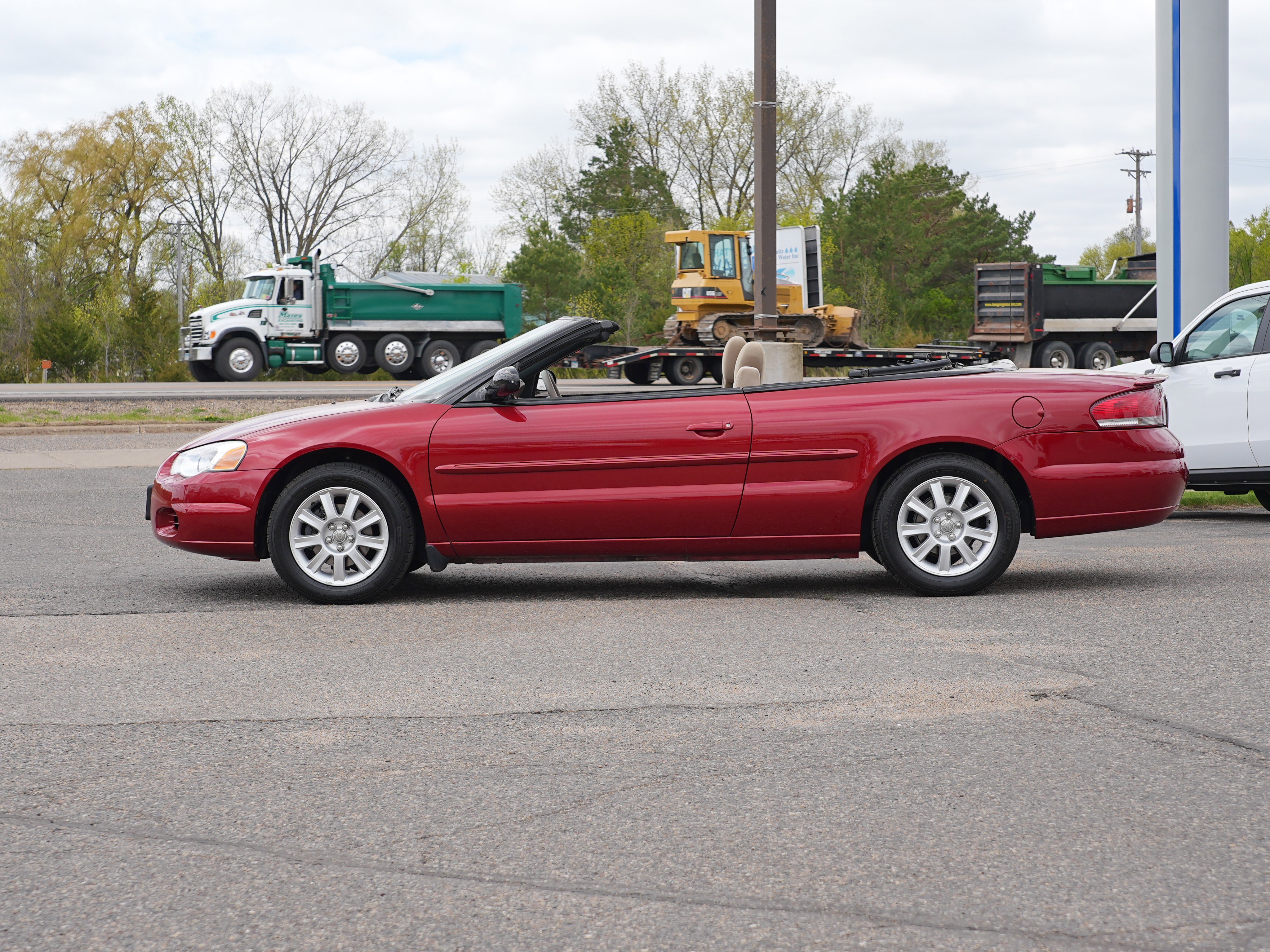 Used 2004 Chrysler Sebring GTC FWD image 7
