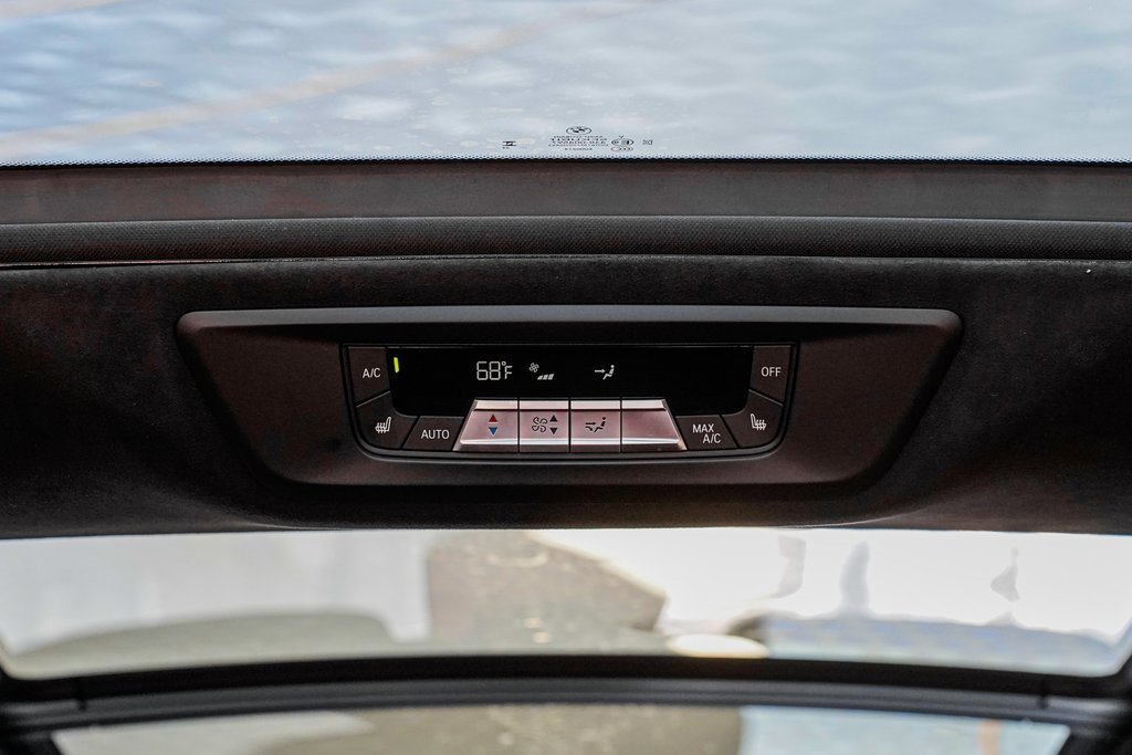 Used 2025 BMW X7 M60i image 26