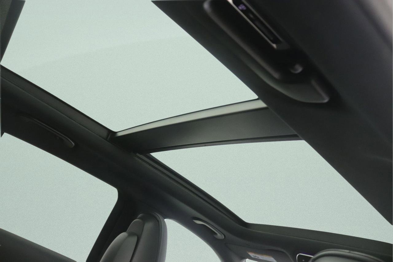 New 2026 Mercedes-Benz GLC 300 image 12