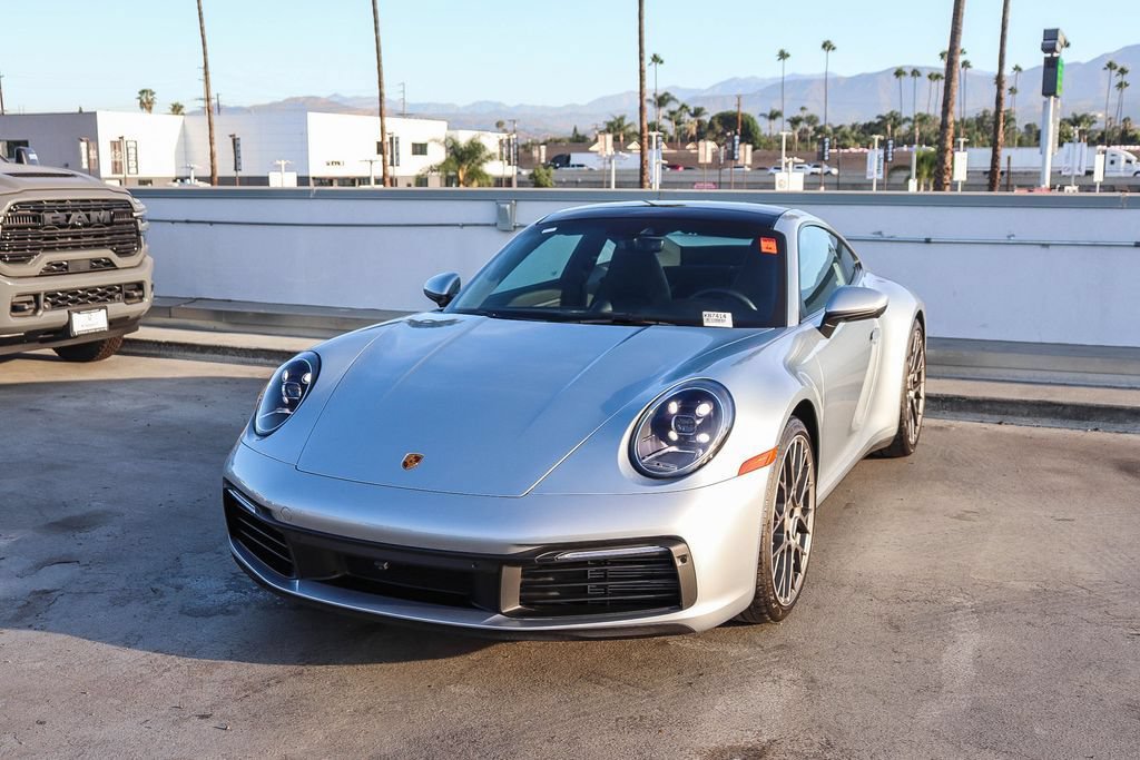 Used 2022 Porsche 911 Carrera RWD image 4