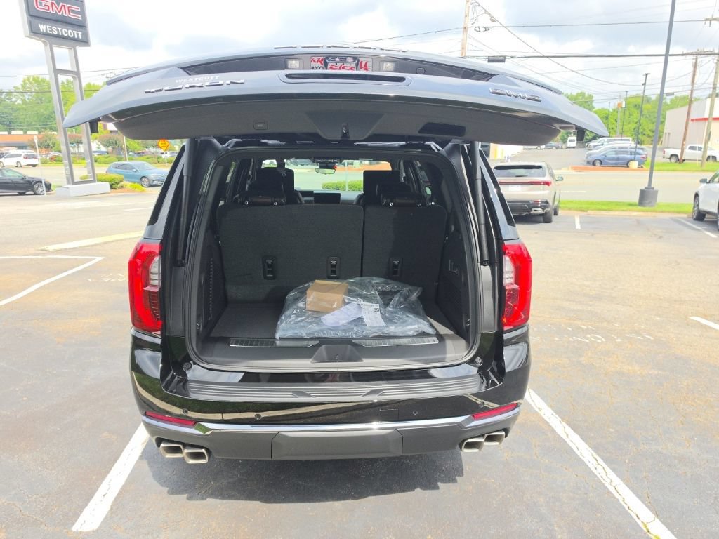 New 2026 GMC Yukon Denali Ultimate AWD/4WD image 10